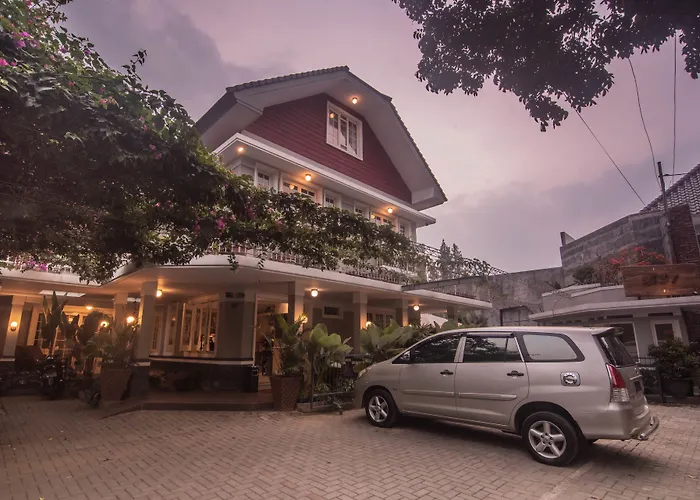 Front One Boutique Baluran Malang